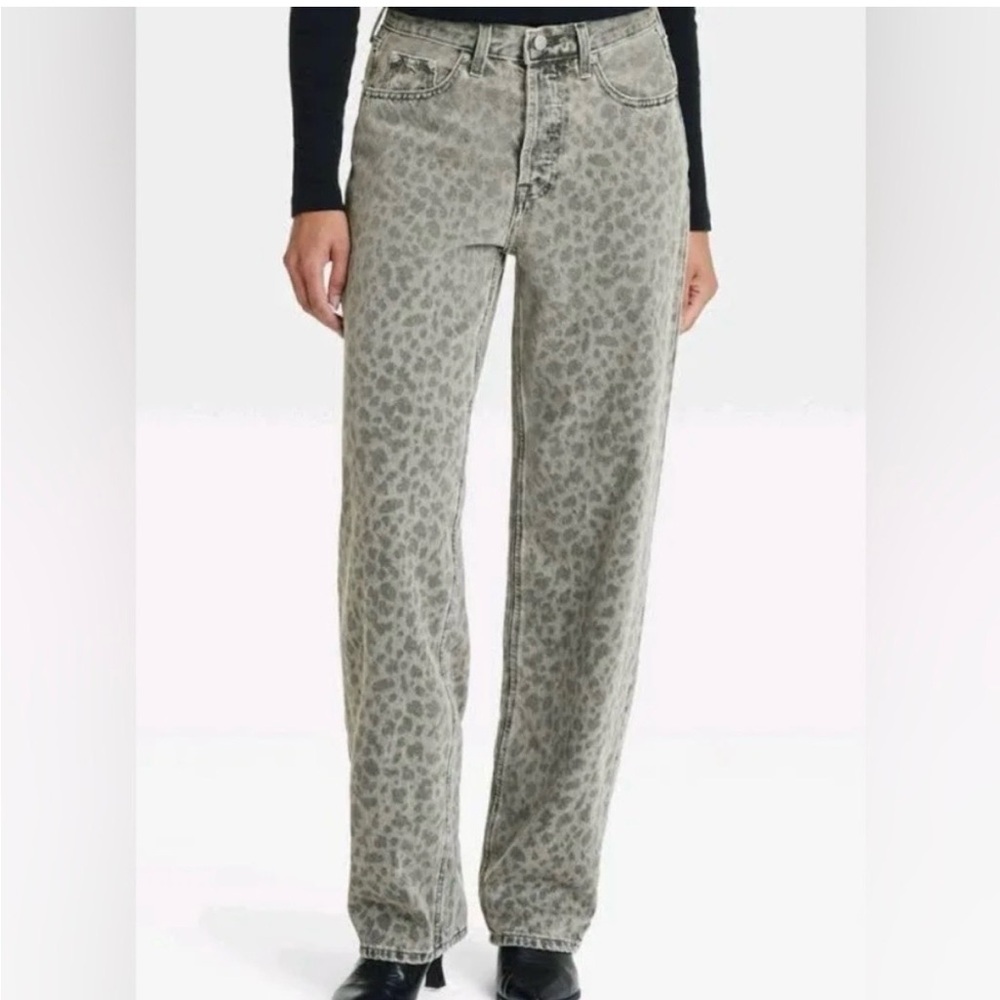 Universal Thread Women’s Leopard Pattern Jeans